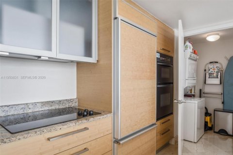 Condo in Hallandale Beach, Florida, 1 bedroom  № 2052798 - photo 6