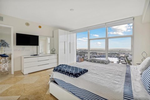 Condo in Hallandale Beach, Florida, 1 bedroom  № 2052798 - photo 9