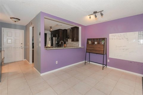 Adosado en venta en Pembroke Pines, Florida, 3 dormitorios, 117.8 m2 № 1861401 - foto 21