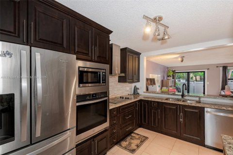 Adosado en venta en Pembroke Pines, Florida, 3 dormitorios, 117.8 m2 № 1861401 - foto 24