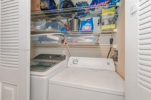 Adosado en venta en Pembroke Pines, Florida, 3 dormitorios, 117.8 m2 № 1861401 - foto 25