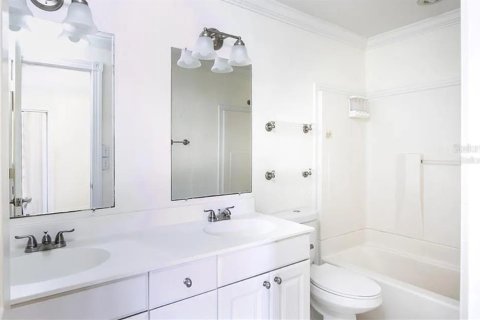 Townhouse in Sarasota, Florida 3 bedrooms, 124.77 sq.m. № 1919340 - photo 15