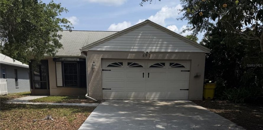 Villa ou maison à Palm Harbor, Floride 3 chambres, 122.63 m2 № 2195479