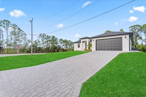 Casa en venta en Cape Coral, Florida, 3 dormitorios № 2000545 - foto 22