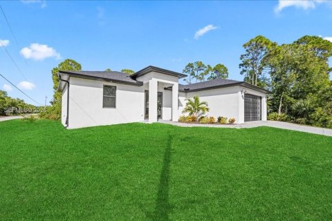 Casa en venta en Cape Coral, Florida, 3 dormitorios № 2000545 - foto 25