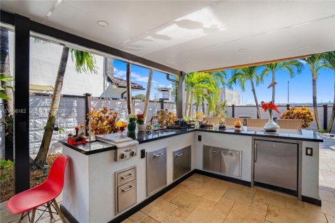 Villa ou maison à vendre à Miami, Floride: 4 chambres, 233.84 m2 № 2153605 - photo 26