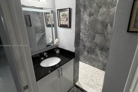 Villa ou maison à vendre à Miami, Floride: 4 chambres, 233.84 m2 № 2153605 - photo 21