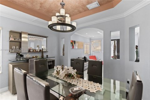 Villa ou maison à vendre à Miami, Floride: 4 chambres, 233.84 m2 № 2153605 - photo 10