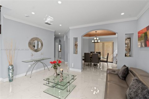Villa ou maison à vendre à Miami, Floride: 4 chambres, 233.84 m2 № 2153605 - photo 8
