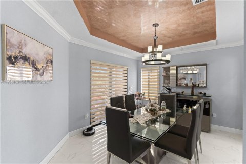 Villa ou maison à vendre à Miami, Floride: 4 chambres, 233.84 m2 № 2153605 - photo 9