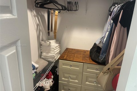 Villa ou maison à vendre à Coconut Creek, Floride: 4 chambres, 210.24 m2 № 1976692 - photo 6