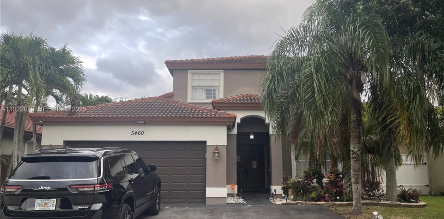 Villa ou maison à Coconut Creek, Floride 4 chambres, 210.24 m2 № 1976692