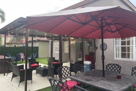 Villa ou maison à vendre à Coconut Creek, Floride: 4 chambres, 210.24 m2 № 1976692 - photo 23