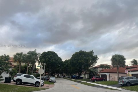 Villa ou maison à vendre à Coconut Creek, Floride: 4 chambres, 210.24 m2 № 1976692 - photo 25