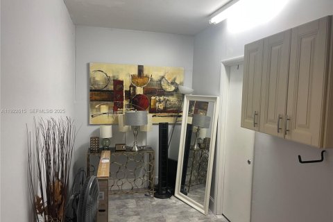 Villa ou maison à vendre à Coconut Creek, Floride: 4 chambres, 210.24 m2 № 1976692 - photo 28