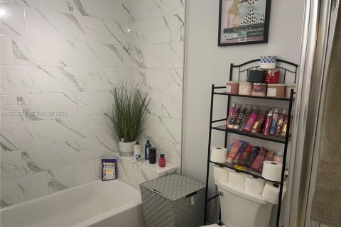 Villa ou maison à vendre à Coconut Creek, Floride: 4 chambres, 210.24 m2 № 1976692 - photo 8