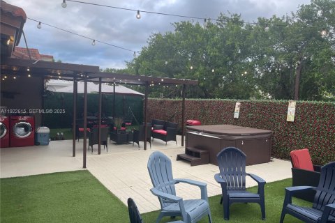 Villa ou maison à vendre à Coconut Creek, Floride: 4 chambres, 210.24 m2 № 1976692 - photo 19