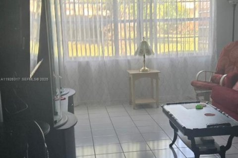 Condominio en venta en Lauderhill, Florida, 1 dormitorio, 63.17 m2 № 1984736 - foto 18