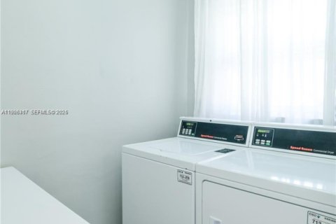 Condominio en venta en Lauderhill, Florida, 1 dormitorio, 63.17 m2 № 1984736 - foto 25