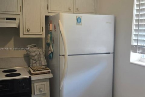 Condominio en venta en Lauderhill, Florida, 1 dormitorio, 63.17 m2 № 1984736 - foto 12
