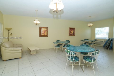 Condominio en venta en Lauderhill, Florida, 1 dormitorio, 63.17 m2 № 1984736 - foto 23