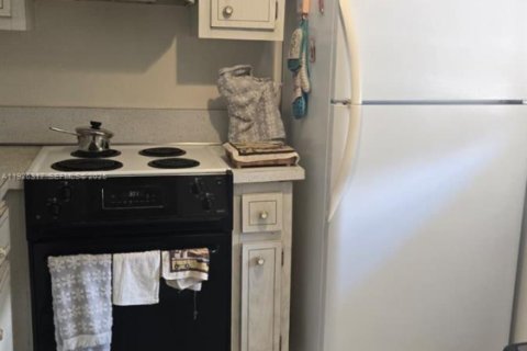 Condominio en venta en Lauderhill, Florida, 1 dormitorio, 63.17 m2 № 1984736 - foto 10