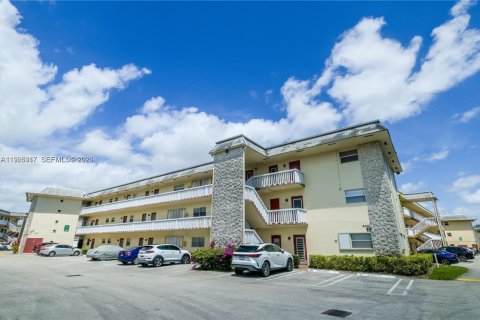 Condominio en venta en Lauderhill, Florida, 1 dormitorio, 63.17 m2 № 1984736 - foto 26