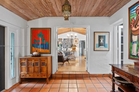 House in Miami, Florida 3 bedrooms, 252.88 sq.m. № 1811847 - photo 7
