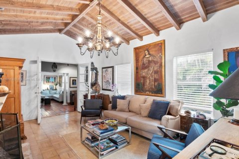 House in Miami, Florida 3 bedrooms, 252.88 sq.m. № 1811847 - photo 11