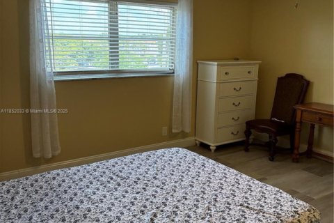 Condo in Lauderhill, Florida, 1 bedroom  № 1877803 - photo 6