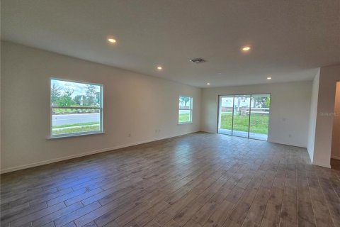 Villa ou maison à vendre à Mascotte, Floride: 4 chambres, 199.83 m2 № 2299501 - photo 4