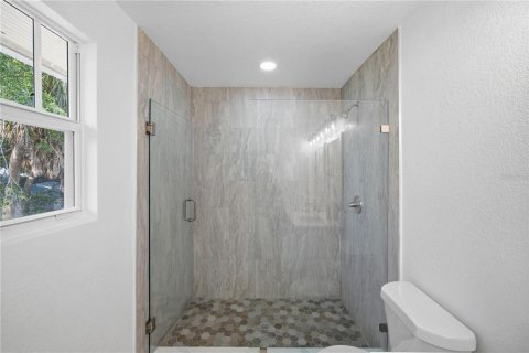House in Saint Petersburg, Florida 3 bedrooms, 175.03 sq.m. № 2205248 - photo 24