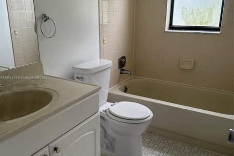 Condominio en alquiler en Pembroke Pines, Florida, 2 dormitorios, 91.04 m2 № 1872134 - foto 11