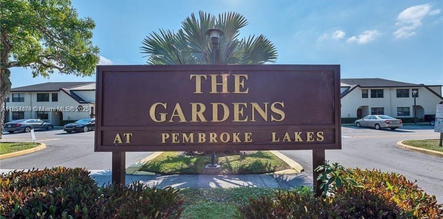 Condominio en Pembroke Pines, Florida, 2 dormitorios  № 1872134