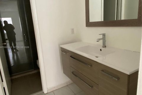 Купить кондоминиум в Майами, Флорида 1 спальня, 56.67м2, № 2153083 - фото 5