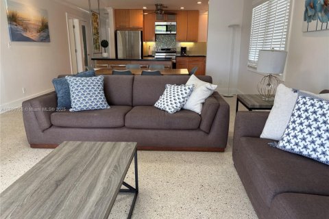 Снять в аренду виллу или дом в Холливуд, Флорида 4 спальни, 146.51м2, № 1951338 - фото 5