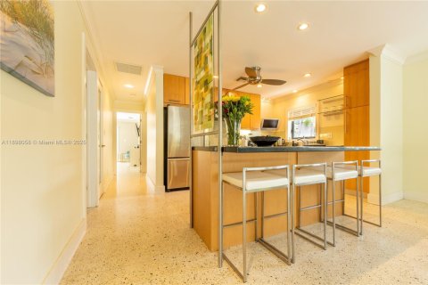 Снять в аренду виллу или дом в Холливуд, Флорида 4 спальни, 146.51м2, № 1951338 - фото 7