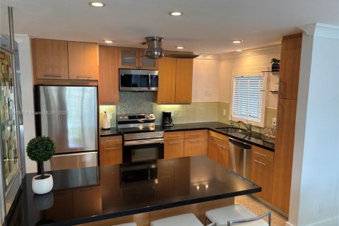 Снять в аренду виллу или дом в Холливуд, Флорида 4 спальни, 146.51м2, № 1951338 - фото 10