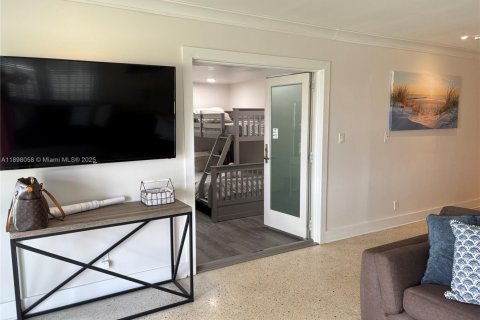 Снять в аренду виллу или дом в Холливуд, Флорида 4 спальни, 146.51м2, № 1951338 - фото 13