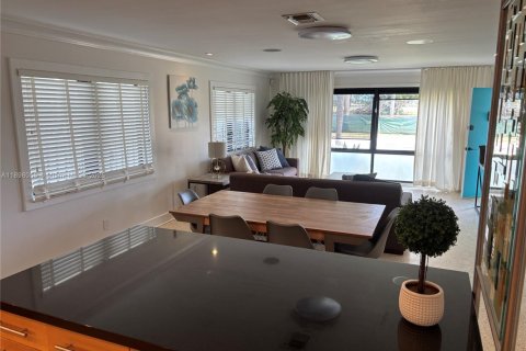 Снять в аренду виллу или дом в Холливуд, Флорида 4 спальни, 146.51м2, № 1951338 - фото 11