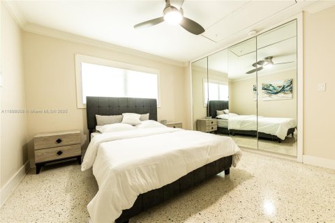 Снять в аренду виллу или дом в Холливуд, Флорида 4 спальни, 146.51м2, № 1951338 - фото 16