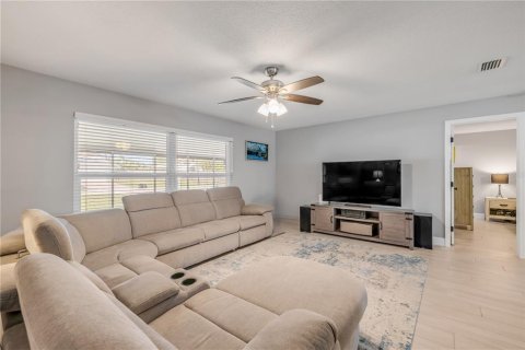 Villa ou maison à vendre à New Smyrna Beach, Floride: 3 chambres, 210.14 m2 № 1531943 - photo 10