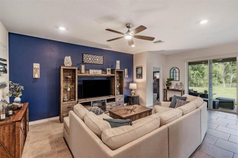Casa en venta en Land O' Lakes, Florida, 4 dormitorios, 189.99 m2 № 2115028 - foto 4