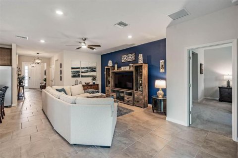 Casa en venta en Land O' Lakes, Florida, 4 dormitorios, 189.99 m2 № 2115028 - foto 5