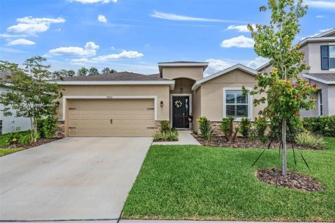 Casa en Land O' Lakes, Florida 4 dormitorios, 189.99 m2 № 2115028
