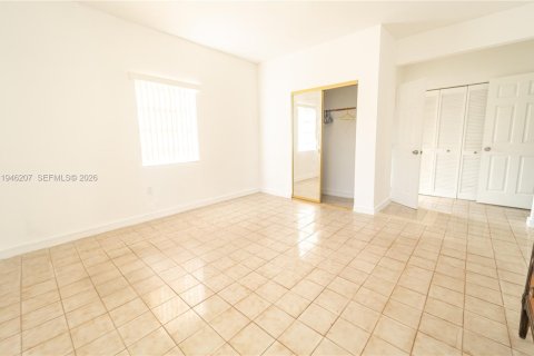 House in Miami, Florida 1 bedroom, 166.3 sq.m. № 2002737 - photo 10