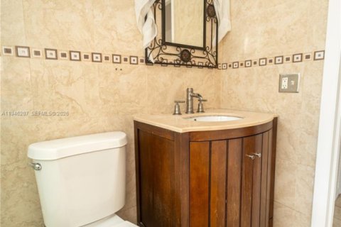 House in Miami, Florida 1 bedroom, 166.3 sq.m. № 2002737 - photo 19