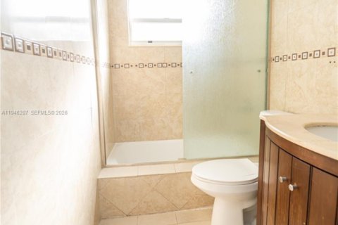 House in Miami, Florida 1 bedroom, 166.3 sq.m. № 2002737 - photo 18