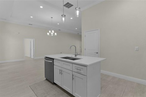 House in Oxford, Florida 4 bedrooms, 203.55 sq.m. № 1680942 - photo 6