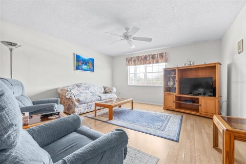 Condo in Belleair, Florida, 2 bedrooms  № 1618138 - photo 29